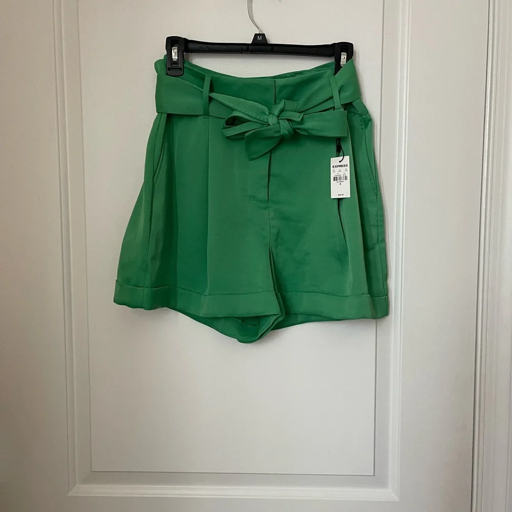 Express Shortie Size 10 - Picture 2 of 6